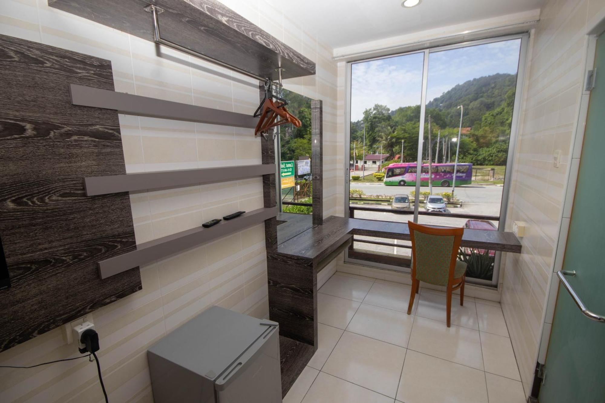 Jq Happy Lumut Hotel Bagian luar foto